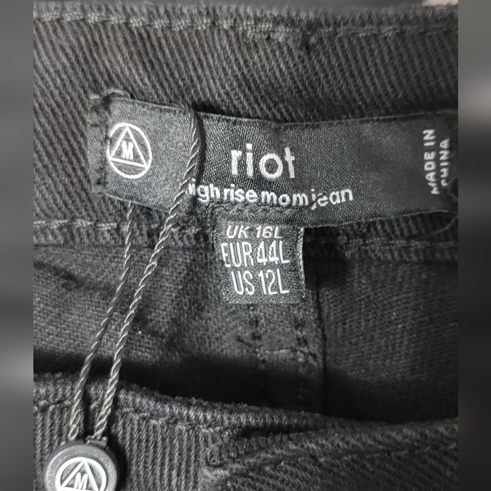 Misguided Black Riot High Rise Ripped Mom Jeans NWT - Picture 9 of 11